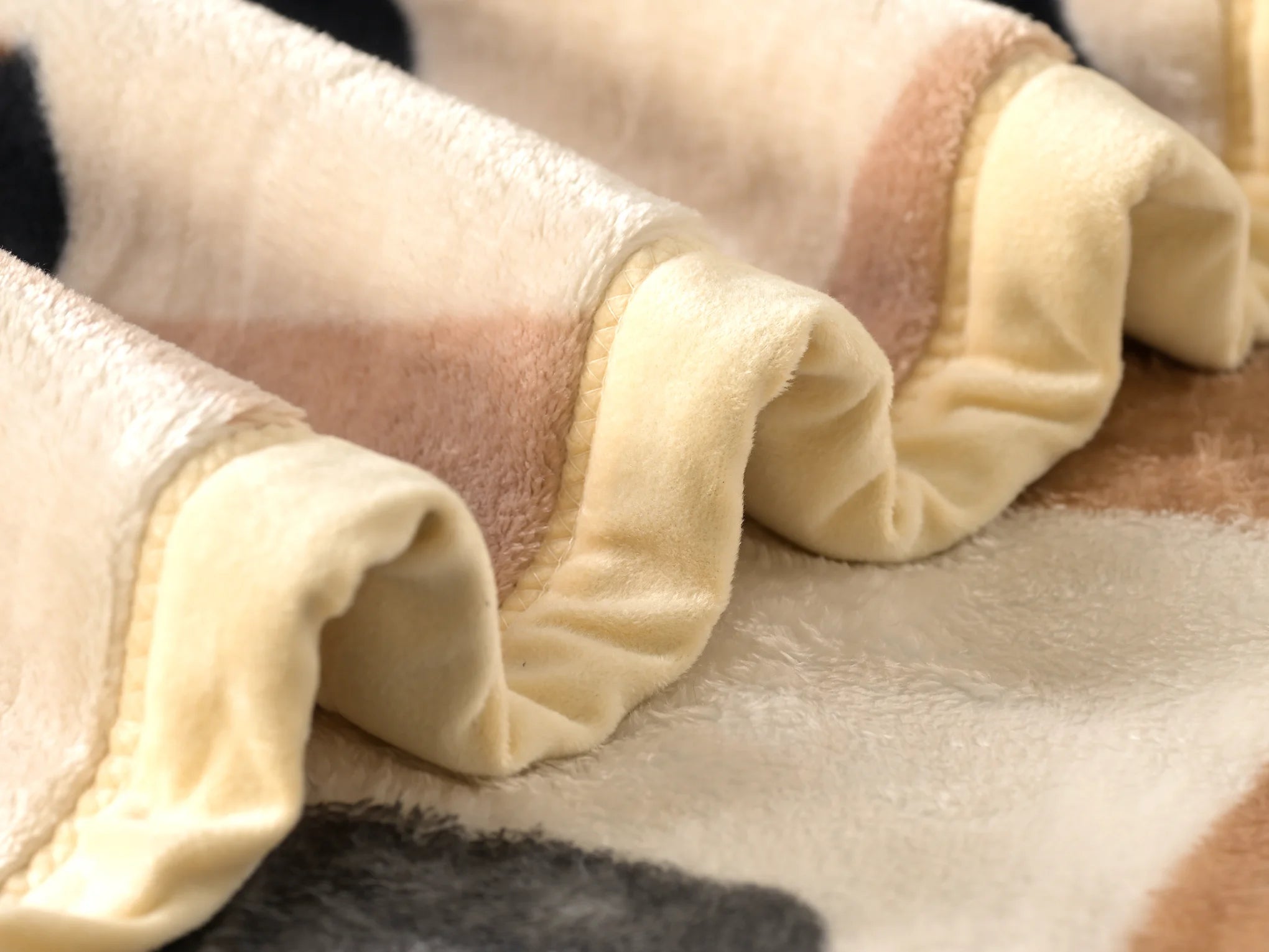 PREMIUM AC BLANKET - PRINGLE COLL