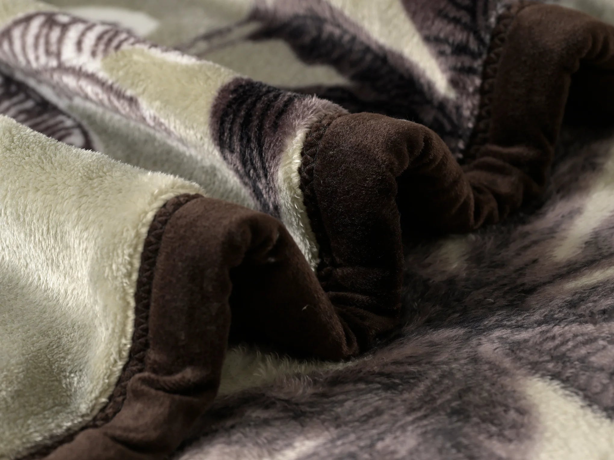 PREMIUM AC BLANKET - PRINGLE COLL