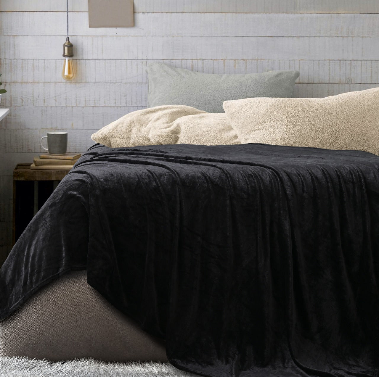 SOLID BLACK BLANKET DOUBLE