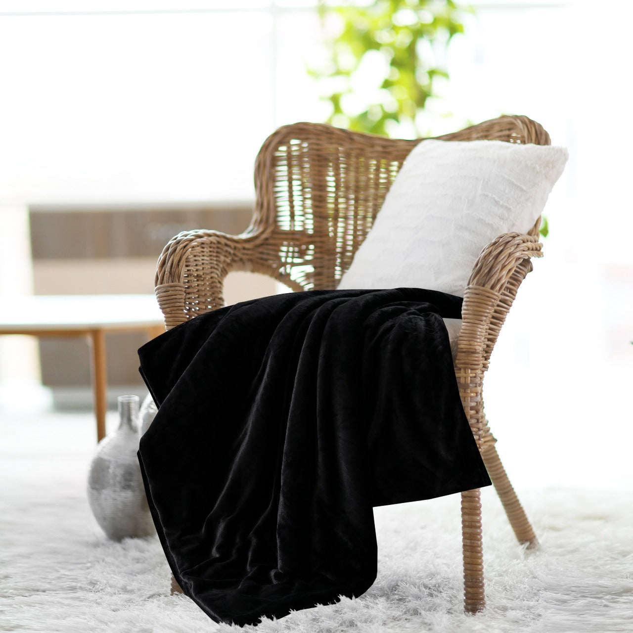 SOLID BLACK BLANKET DOUBLE